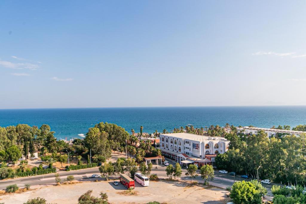 Lara Park Suites Анталия Екстериор снимка