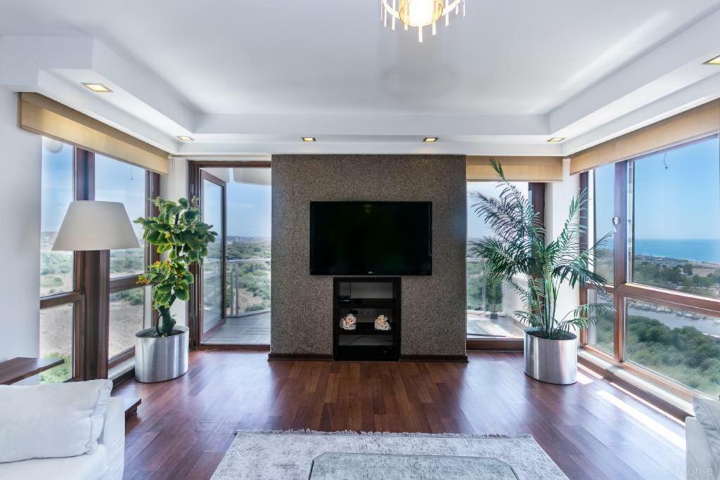 Lara Park Suites Анталия Екстериор снимка